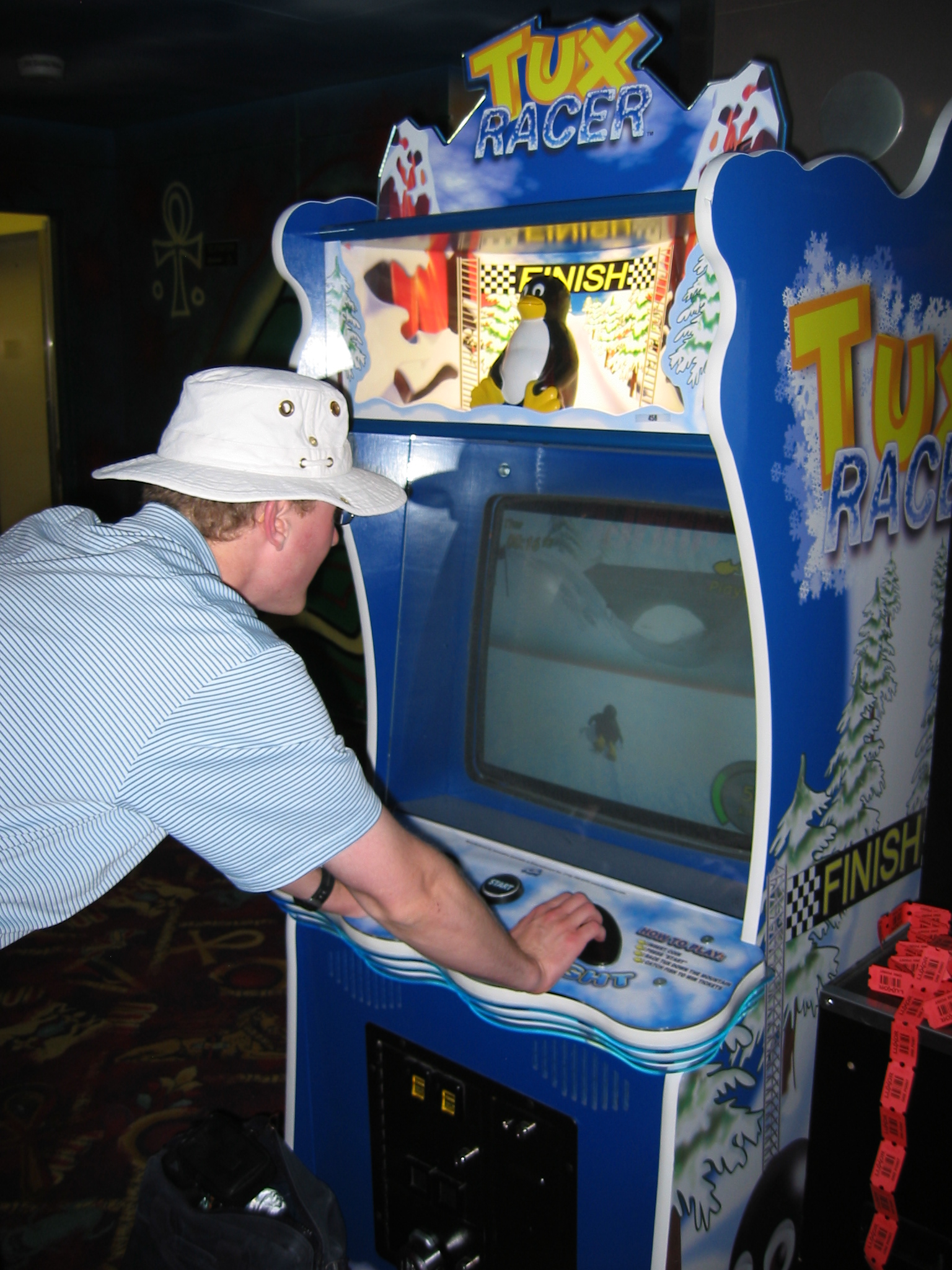 Arcade cabinet for racing games
